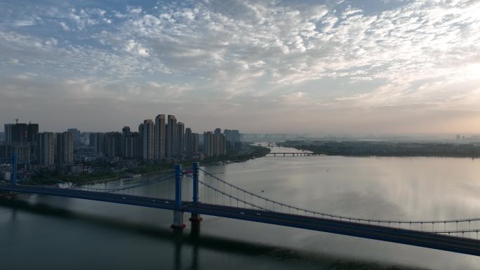 航拍襄阳汉江凤雏大桥清晨日出城市风光