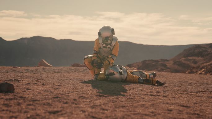 宇航员在火星上营救朋友