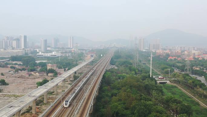 高速列车运行交通要道中国高铁立交桥