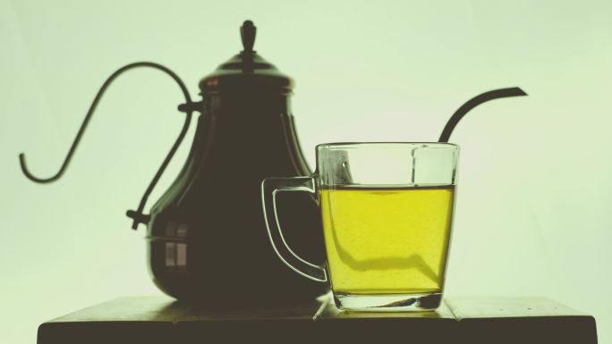 一杯茶意境泡茶漩涡