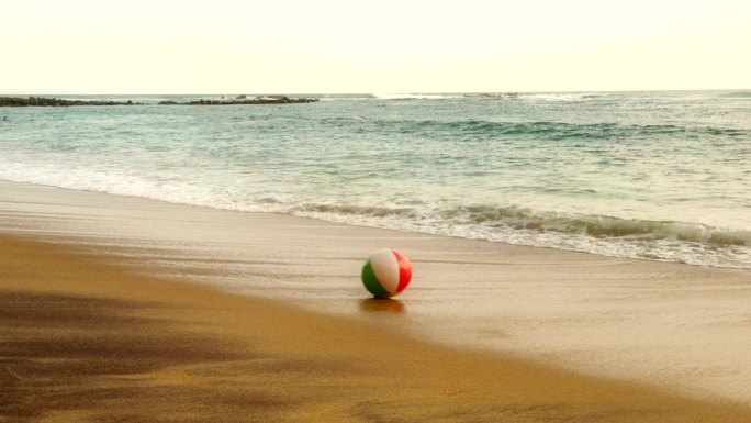 长空沙滩唯美沙滩背景涨潮退潮皮球
