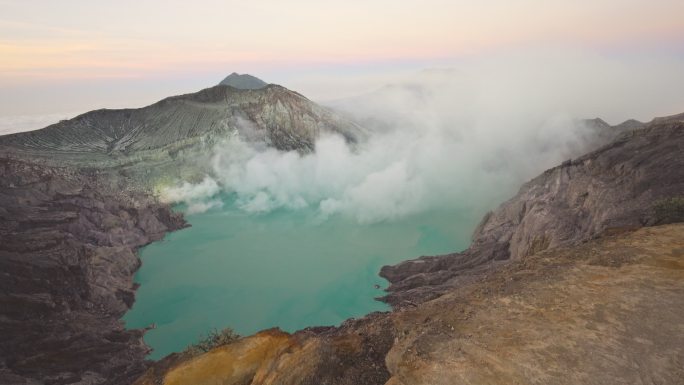 印尼Ijen火山口