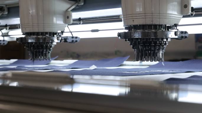 自动纺织机服装厂