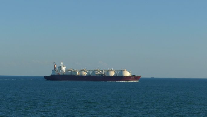 液化天然气罐车海面交通船只运载能源输送