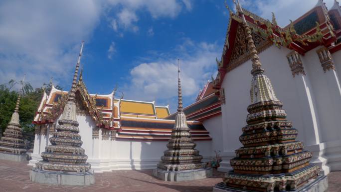泰国曼谷佛寺的古塔。慢动作。