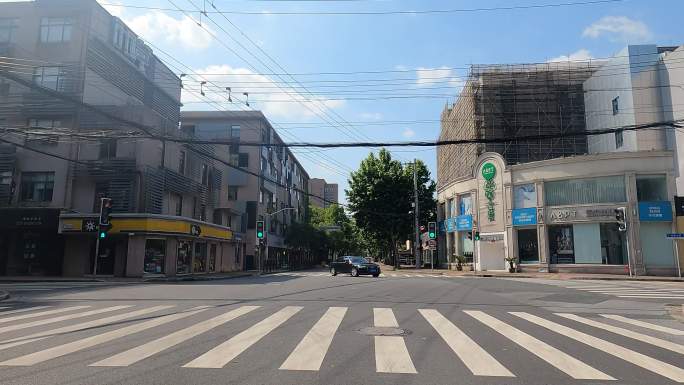 上海封城中的城区街道环境