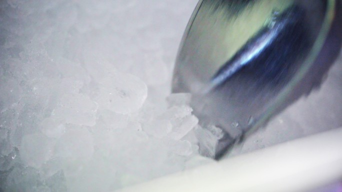 冷饮冷却器中的冰块
