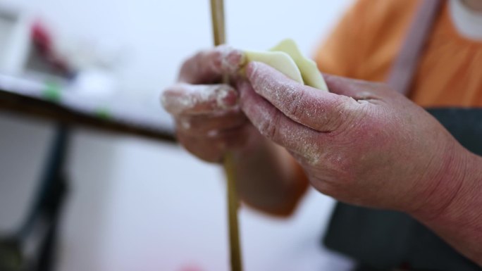 包饺子吃饺子