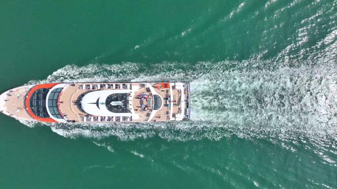 游艇游轮航拍 破浪前行