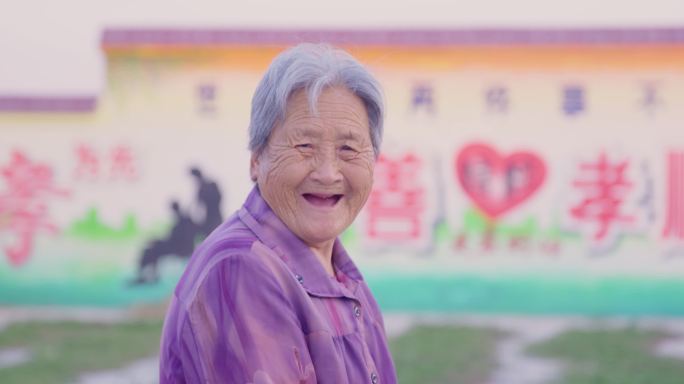 4K升格拍摄老年人的幸福笑容