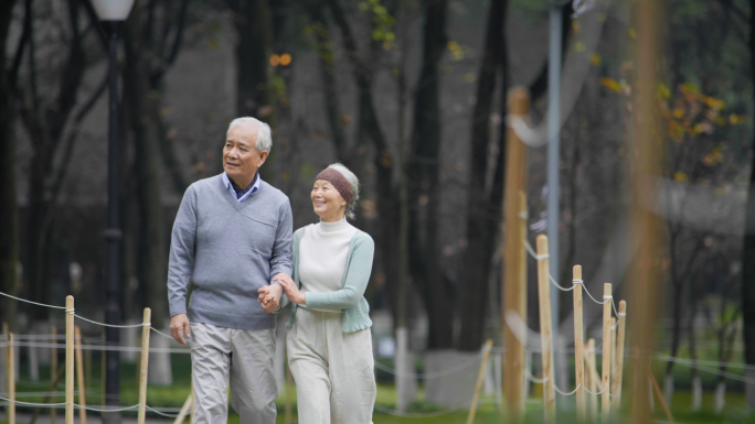 老夫妇悠闲生活