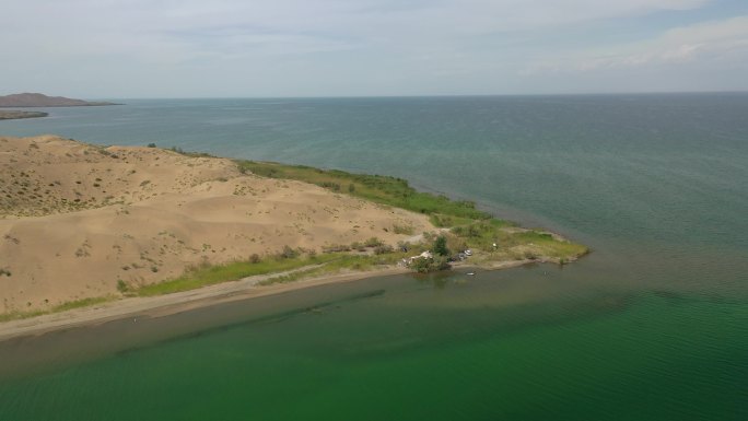 原创 新疆博湖县沙漠博斯腾湖自然风光航拍