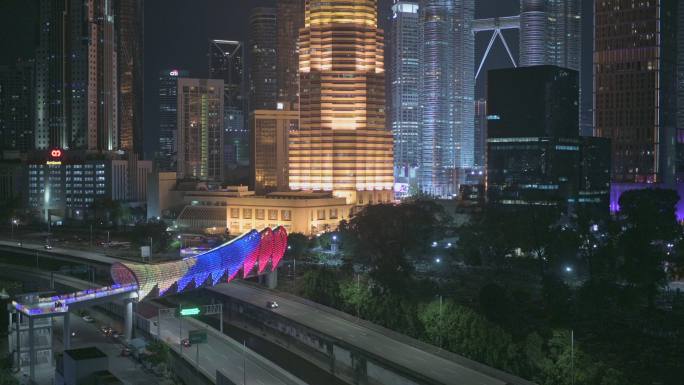 黄昏人行天桥林塔桑-萨洛马连接吉隆坡新旧城市