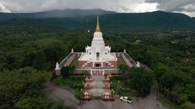 泰国东北部Nakhon Ratchasima省Pak Chong区Wat Mongkut Khiri