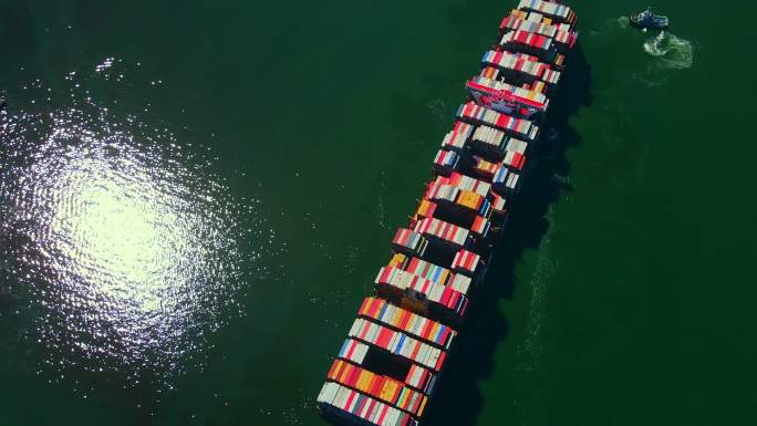 全球最大的服务海运航运集装箱货轮