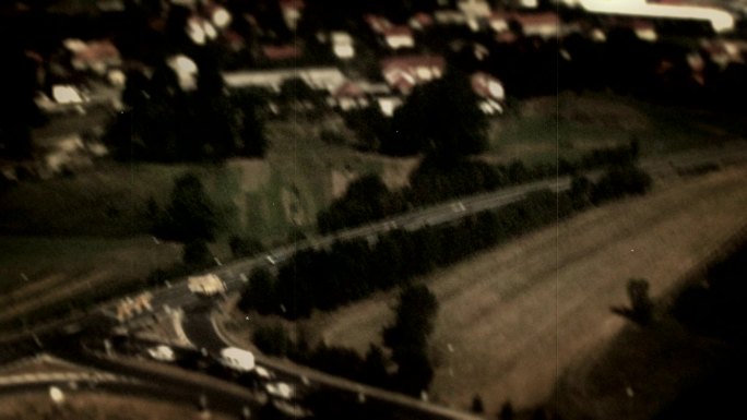 飞机视图：工厂直升机航拍器视角俯瞰城乡厂