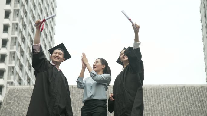 大学生毕业了。和庆祝活动。