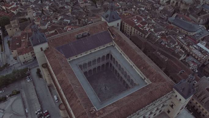空中城市景观托莱多西班牙阿尔卡扎大教堂屋顶建筑