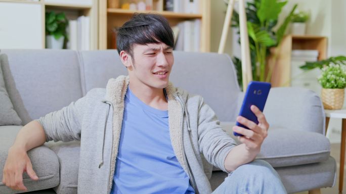 亚洲男子视频聊天年轻男子青年人