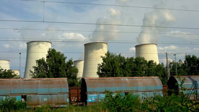 德国燃煤发电厂货运列车