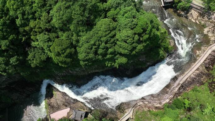 航拍浙江山水绍兴诸暨五泄瀑布青山绿水