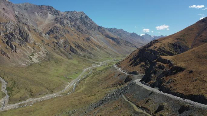 原创新疆旅行独库公路雪山森林自然风光航拍