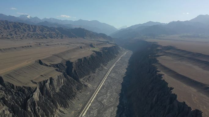 原创 新疆旅行独山子大峡谷自然风光航拍