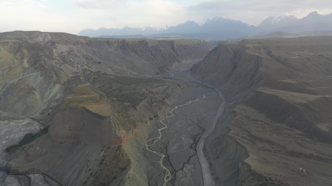 原创 新疆塔城安集海大峡谷自然风光航拍