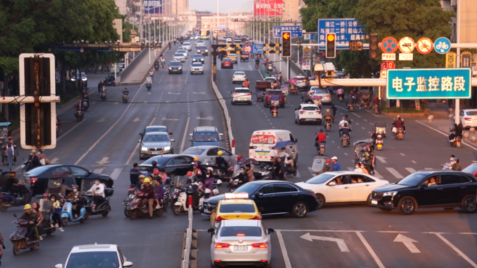 衡阳城市十字路口行人与车辆1080p合集