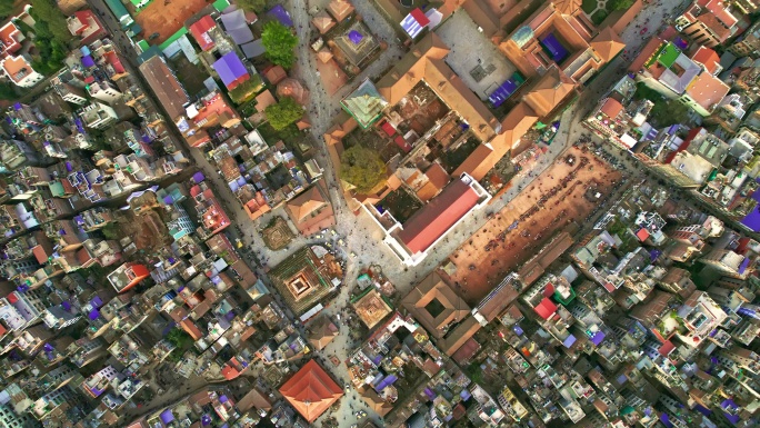 尼泊尔巴桑塔普尔杜布尔广场上的无人驾驶飞机视角