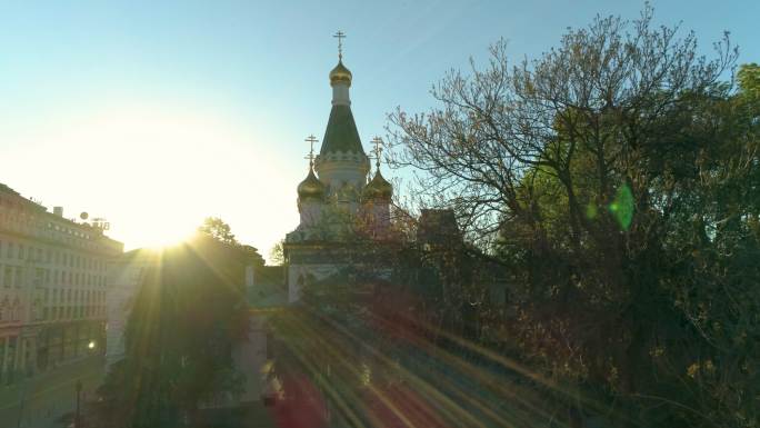多利拍摄的是保加利亚索非亚官方称为圣尼古拉斯教堂的俄罗斯教堂
