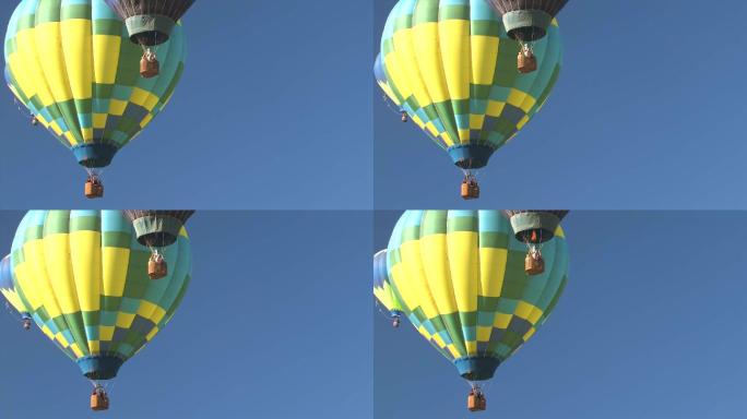 漂浮在上面的热气球