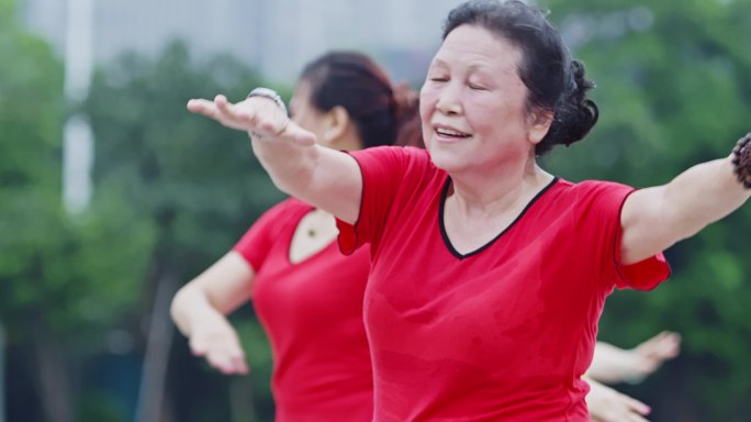 广场舞大妈 大妈 生活 幸福 跳广场舞