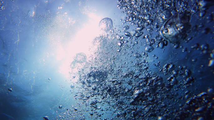 海洋中水下气泡的4k视频片段