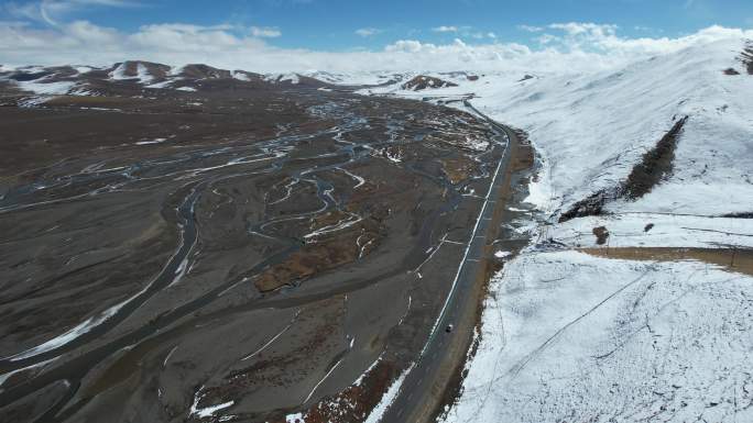 原创三江源国家公园黄河源巴颜喀拉雪山公路