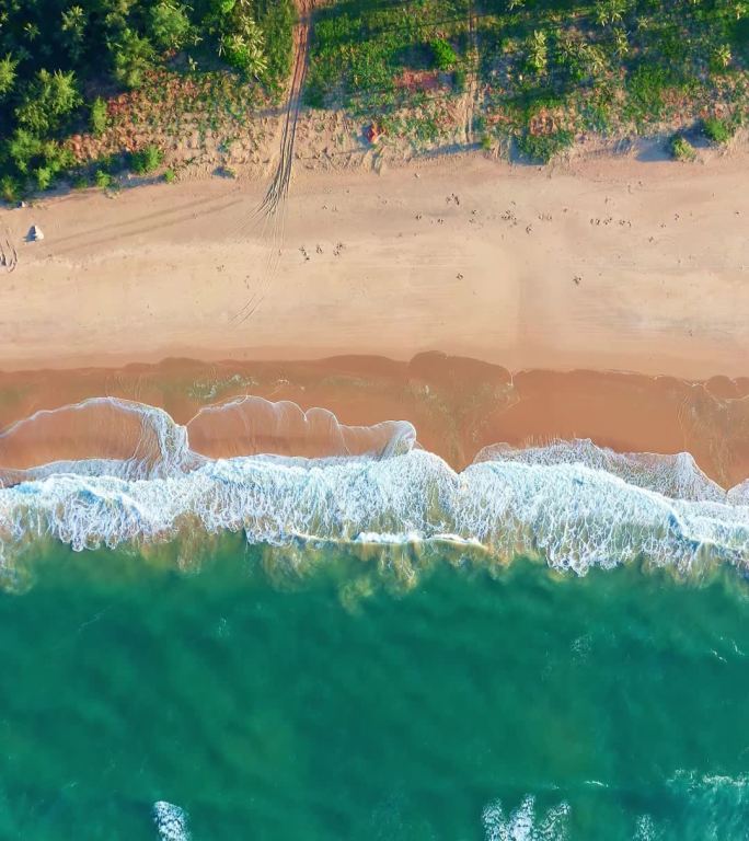 原创航拍海南万宁神州半岛大海海浪拍打沙滩