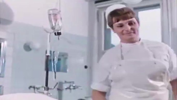 70年代现代化医疗手术室牙医看牙