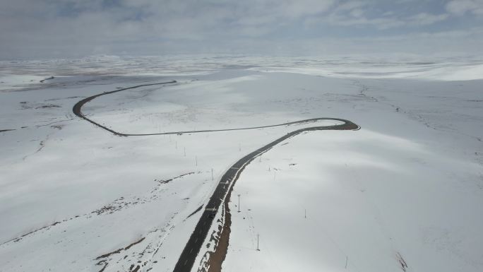 原创三江源国家公园黄河源巴颜喀拉雪山公路