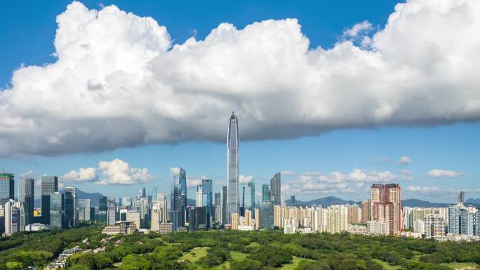 白天云层移动的泛深圳福田区天际线/中国广东省深圳市