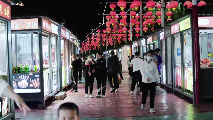 小吃街 美食街  解封后的夜市