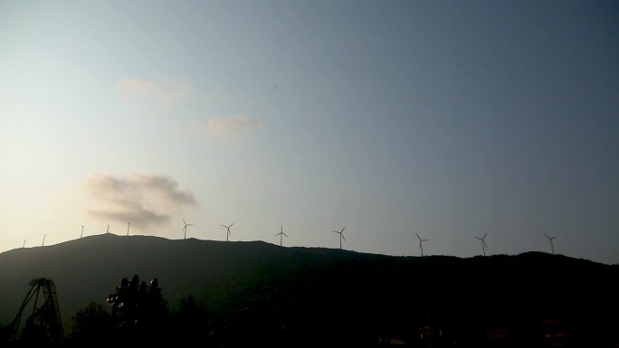 空镜 延时 山顶风车