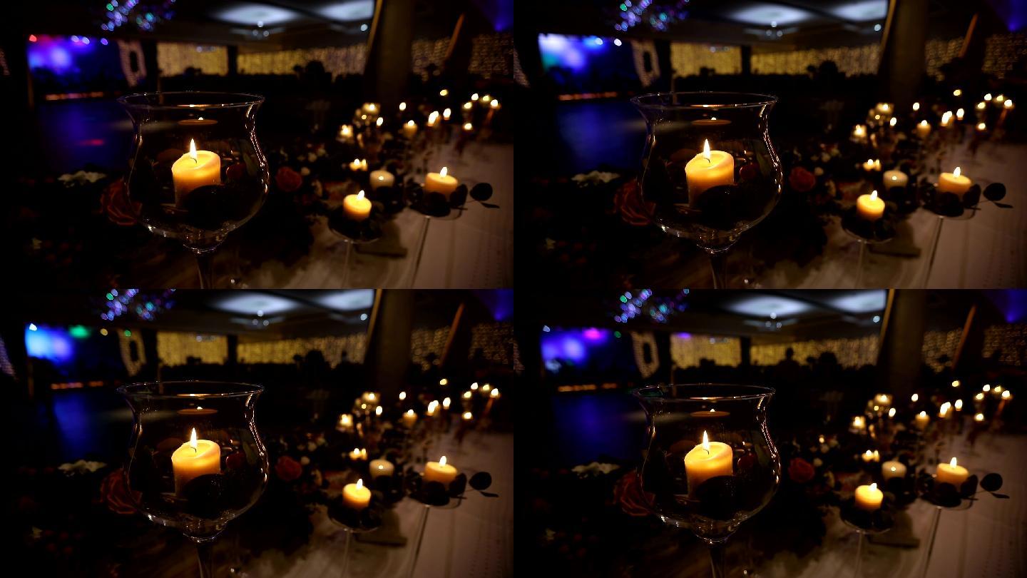 婚礼之夜桌上的蜡烛装饰