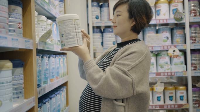 孕妇选择婴儿奶粉挑选奶粉