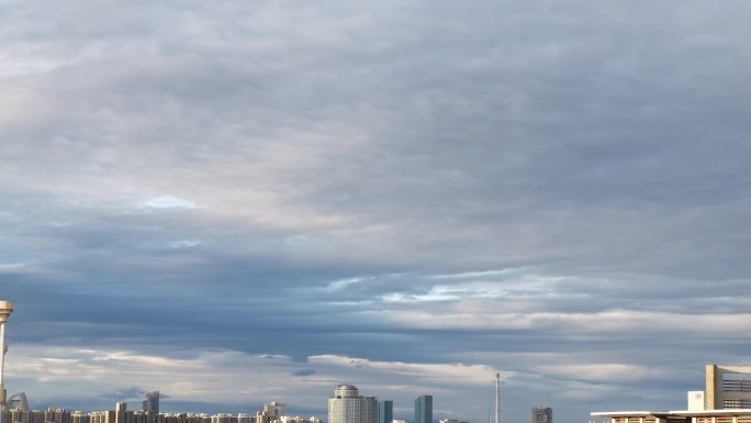 城市蓝天空阴天乌云层延时摄影空镜