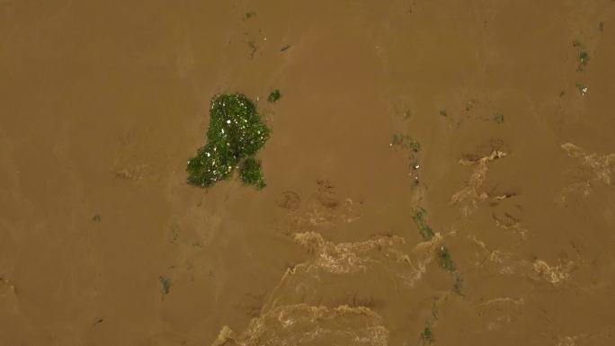 洪水过境城市 河流 洪峰水位上涨 急流