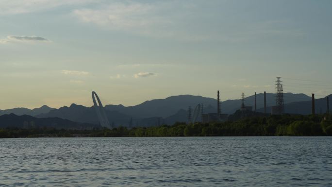 北京石景山冬奥公园拍摄新首钢大桥首钢园