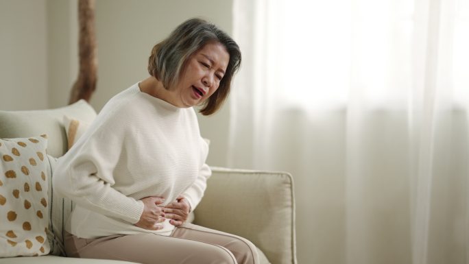 老年妇女疾病胃痛肚子疼身体不舒服