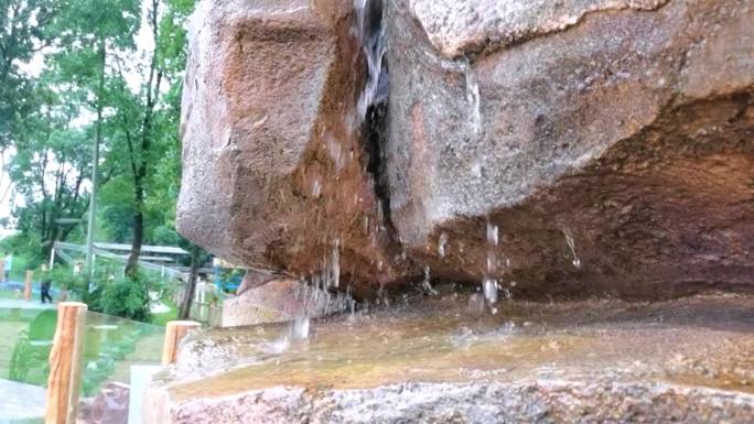 滴水穿石石头山流水瀑布