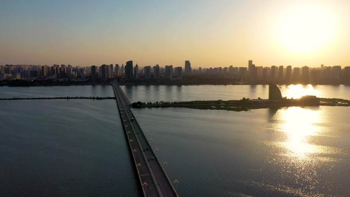 4K航拍临沂市沂河大桥沂河湖心岛风景