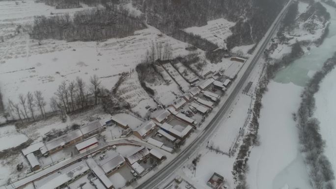 村庄雪景